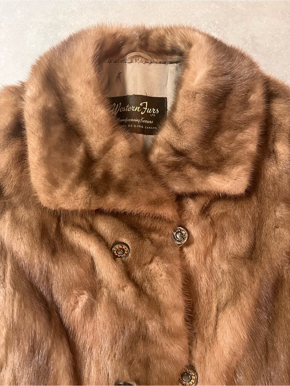 Vintage WESTERN FURS Mink Fur Coat Cognac/Brown
20” chest. S/M - Picture 8 of 15